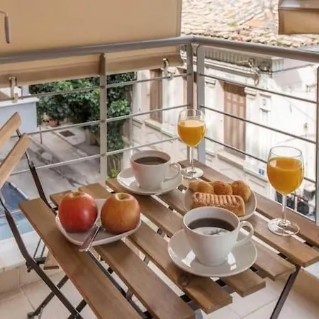 Modern In The Heart Of The Apartment *